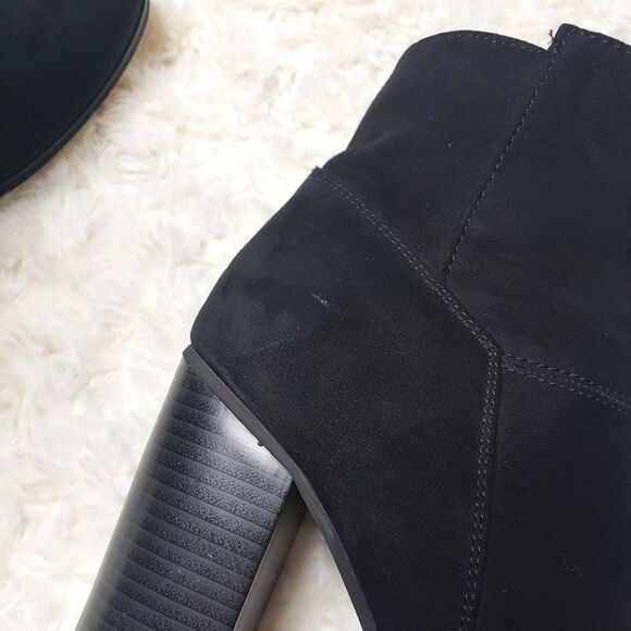 Wet Seal Black Vegan Chunky Heel Booties - Picture 5 of 8